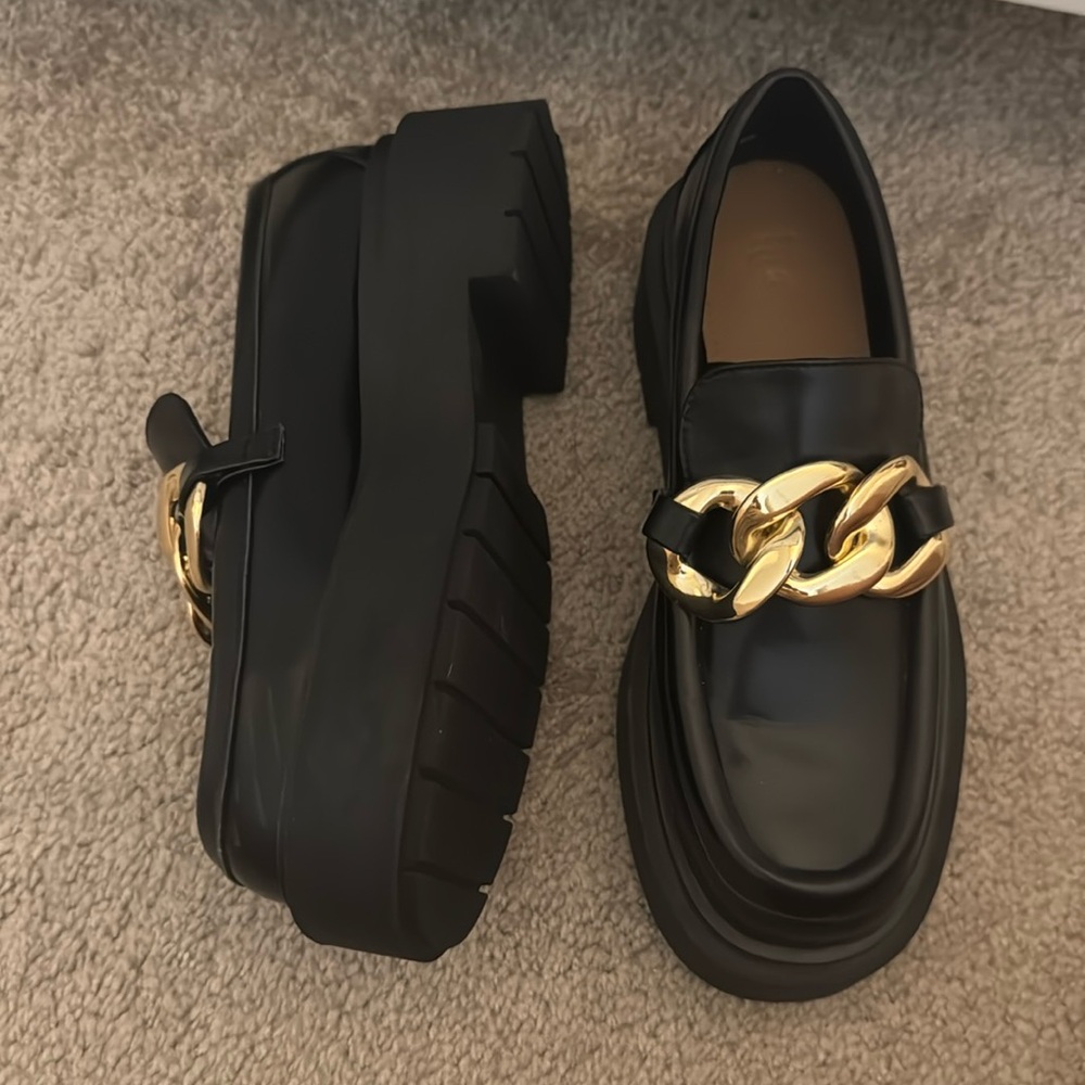 H&M BLACK SIZE 38 LOAFERS HARDLY WARN